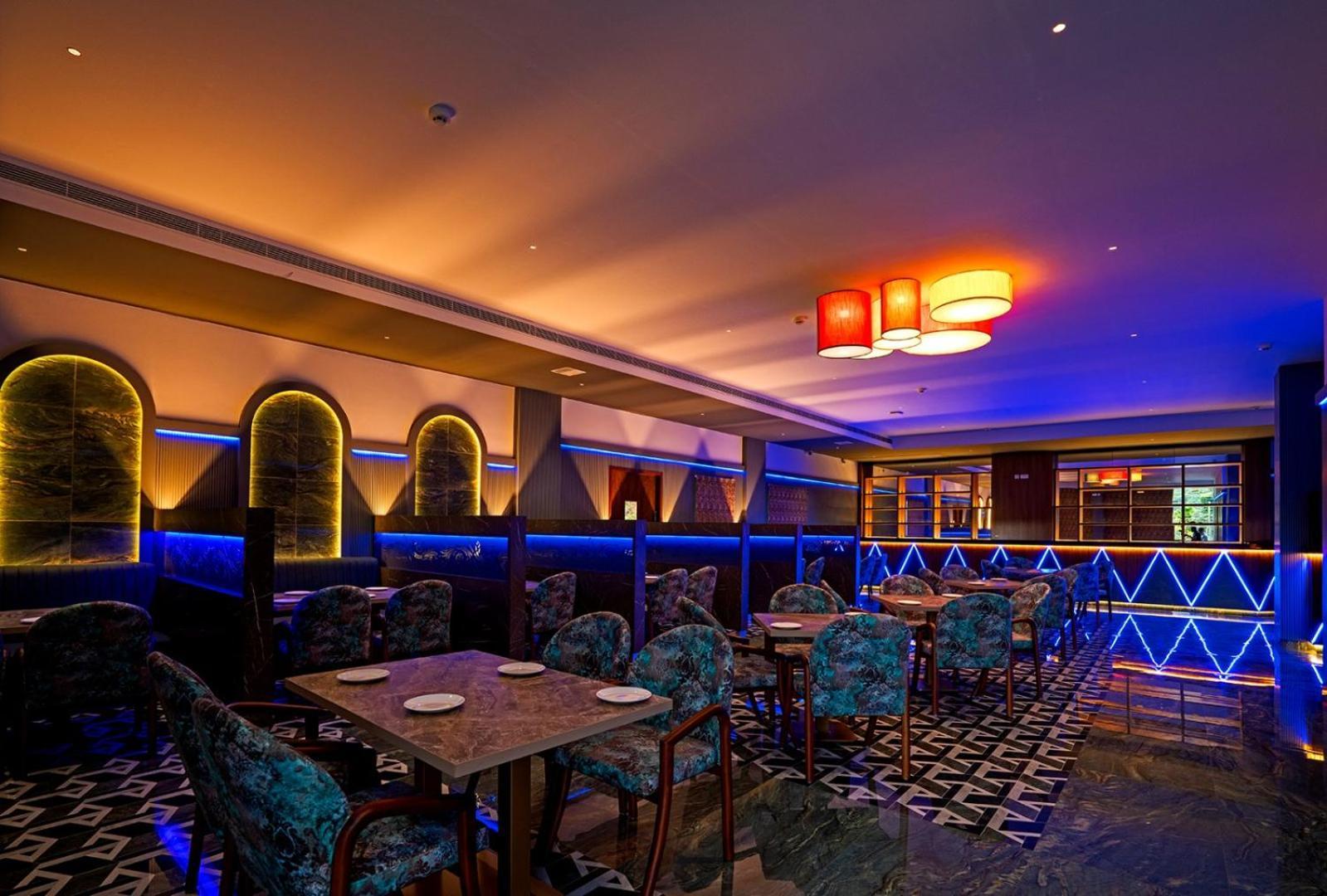 Hotel Grand Avenue Pambadi Экстерьер фото